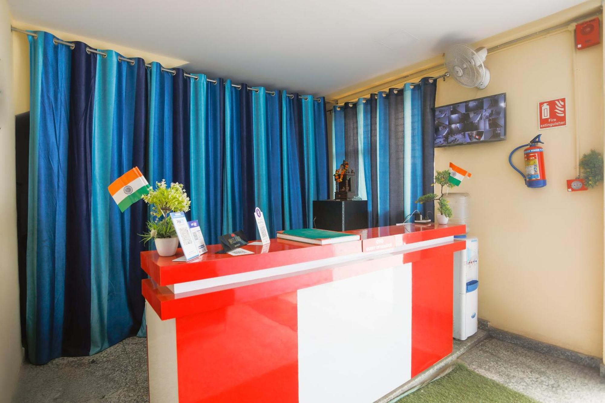Hotel Diamond Imperial Noida Exterior foto